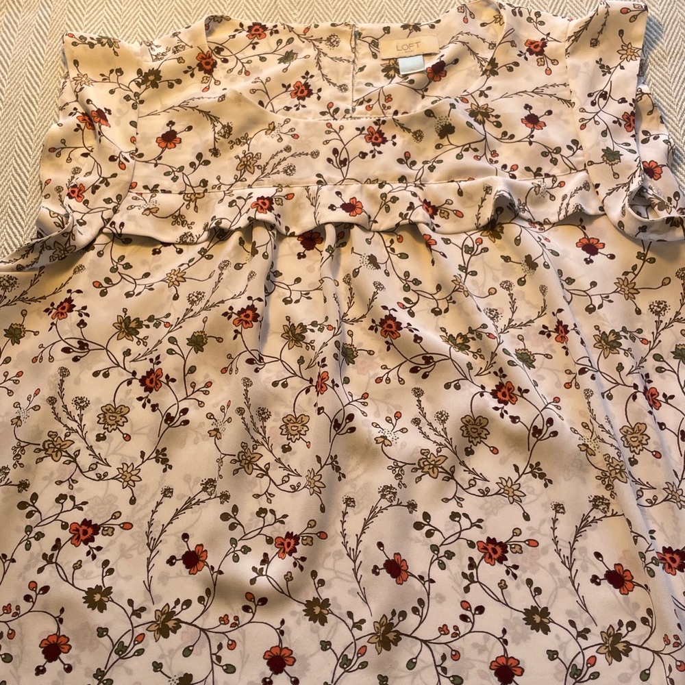 LOFT White Floral Cap Sleeve Blouse XL Pit to Pit 25” Preworn SO PRETTY - Picture 4 of 13